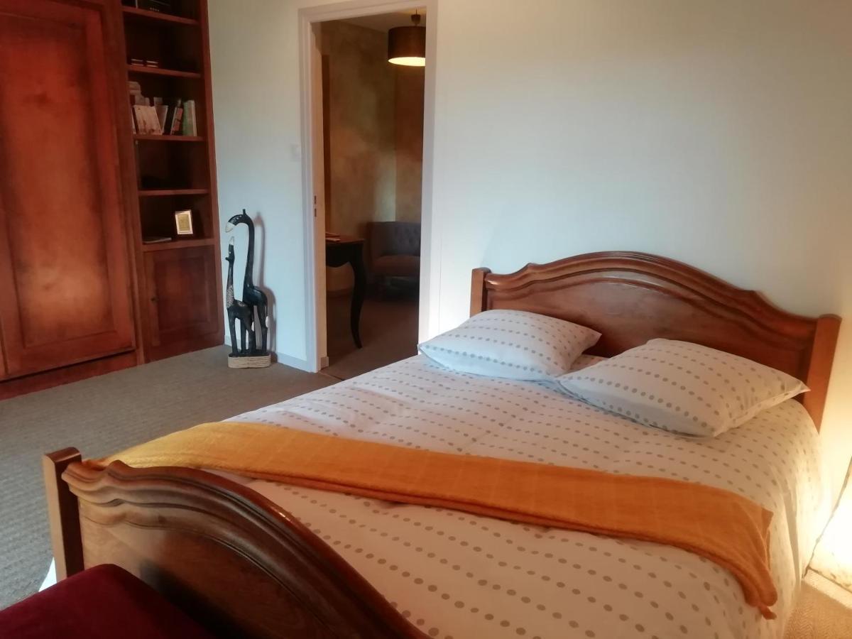Chez Sophie Et Gilles Bed & Breakfast Monistrol-sur-Loire Bagian luar foto