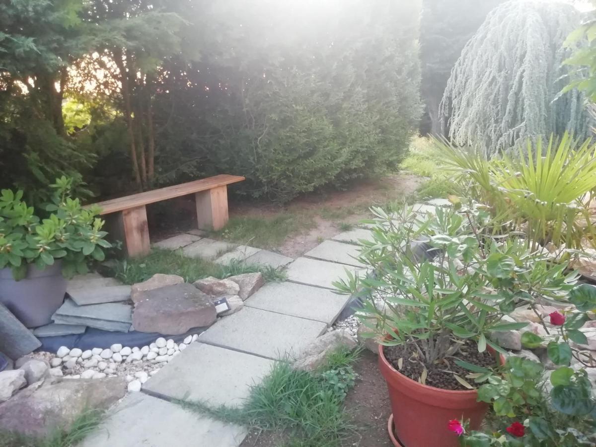 Chez Sophie Et Gilles Bed & Breakfast Monistrol-sur-Loire Bagian luar foto